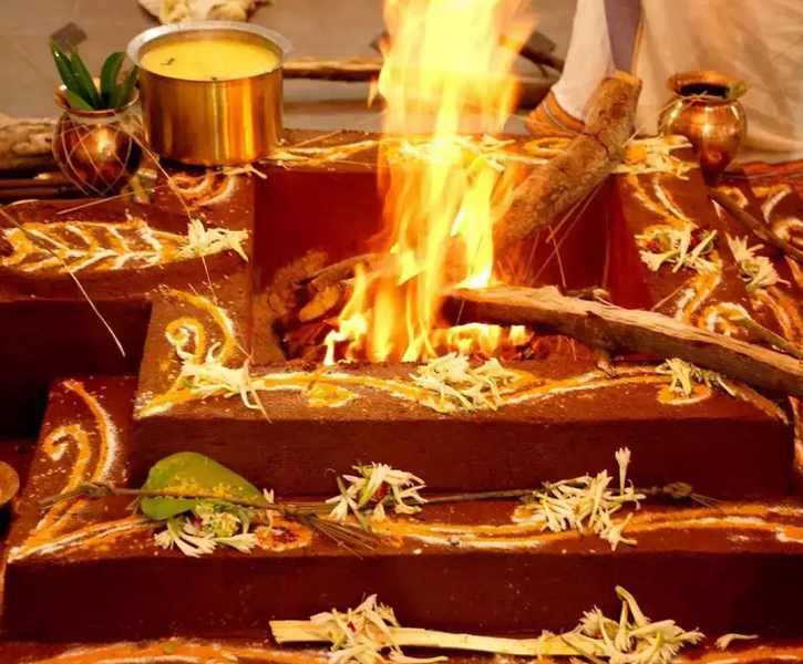 Tour Guide, Pooja arrangements